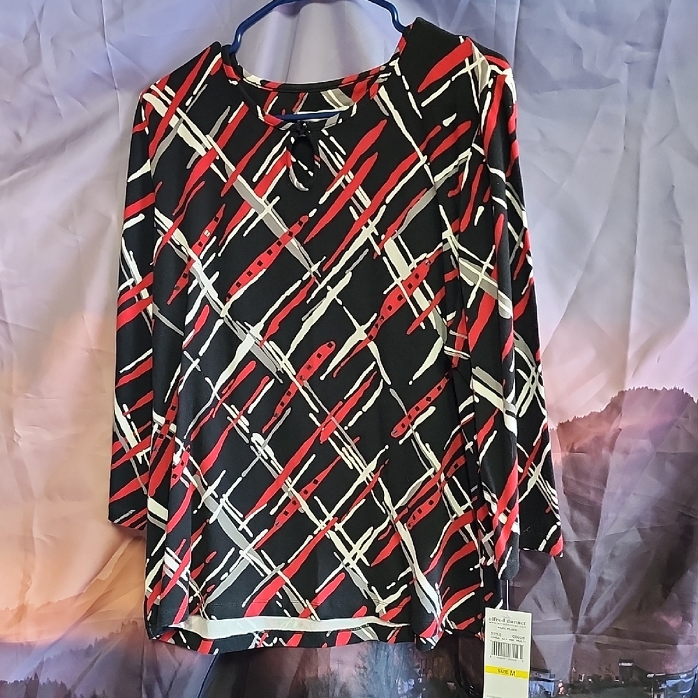 Nwt Alfred Dunner Red and White Geometric Blouse